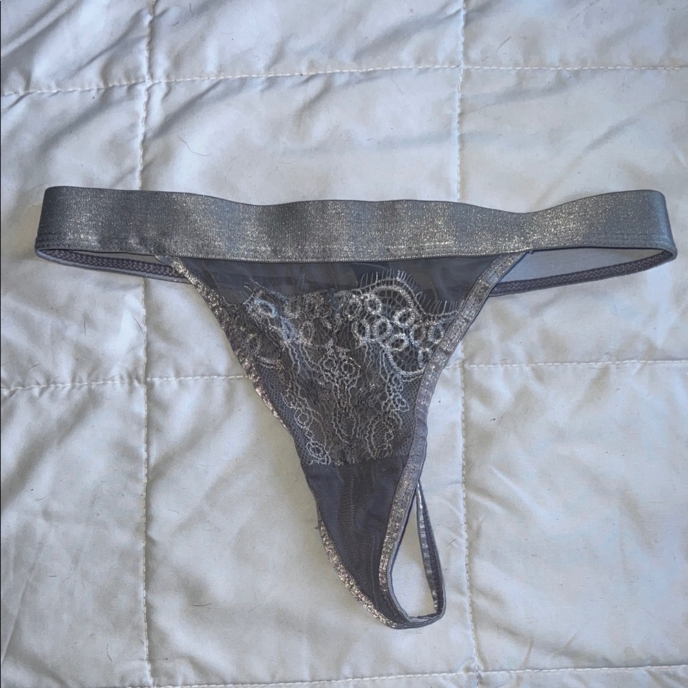 SILVER/GREY TONE LACE THONG STYLE UNDERWEAR